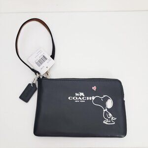 Coach Peanuts Limited Edition Snoopy Corner Zip Wristlet Black NWT